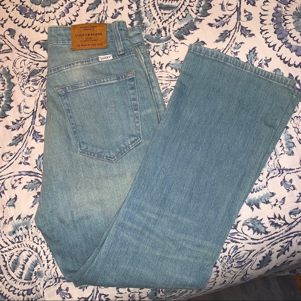 Lucky Brand Kick Flare Jeans!
